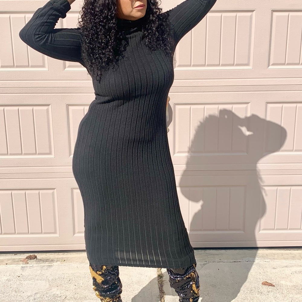 Elegant Black Ribbed Knit Dress